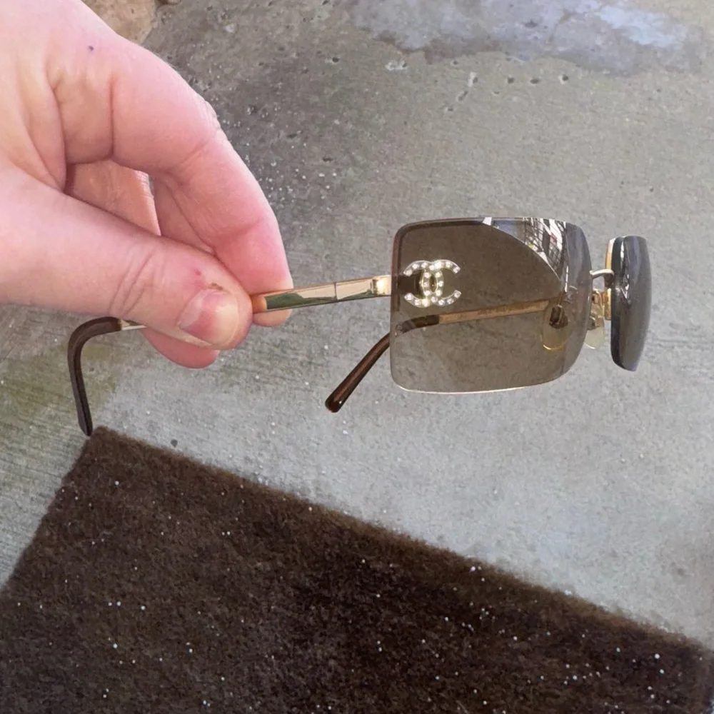 CHANEL Vintage crystal CC Gradient Brown Sunglasses - Picture 2 of 10